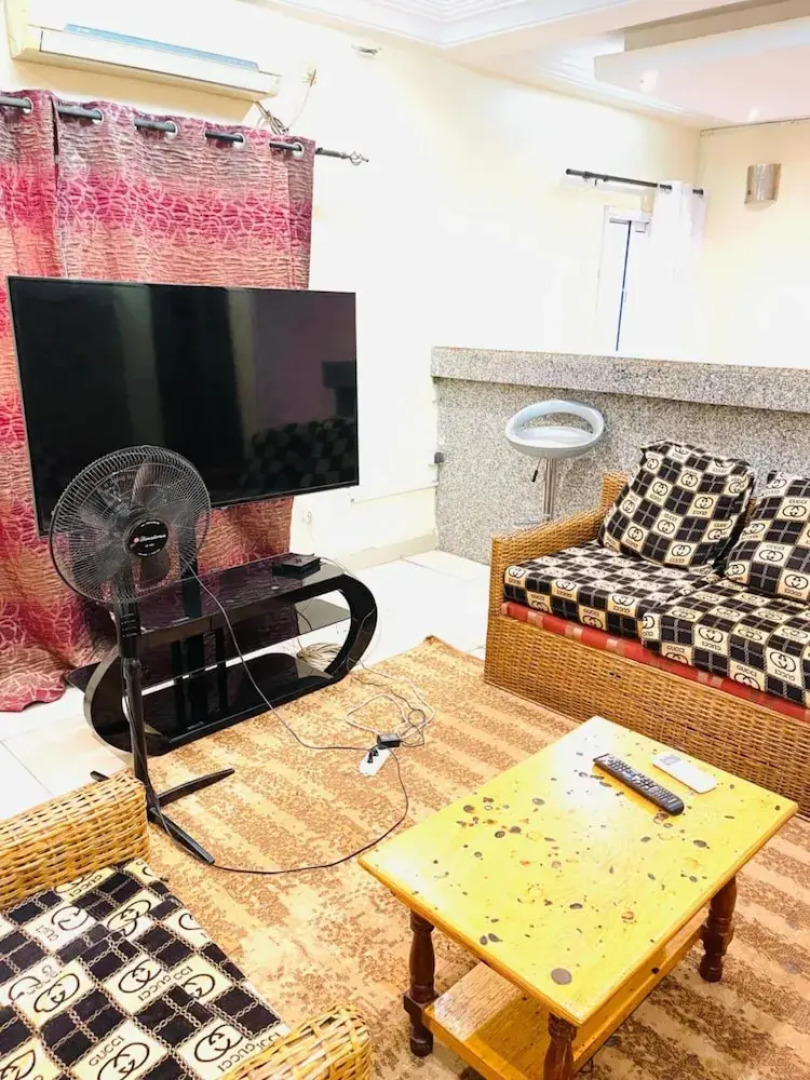 Room-luxury Furnished Room No1