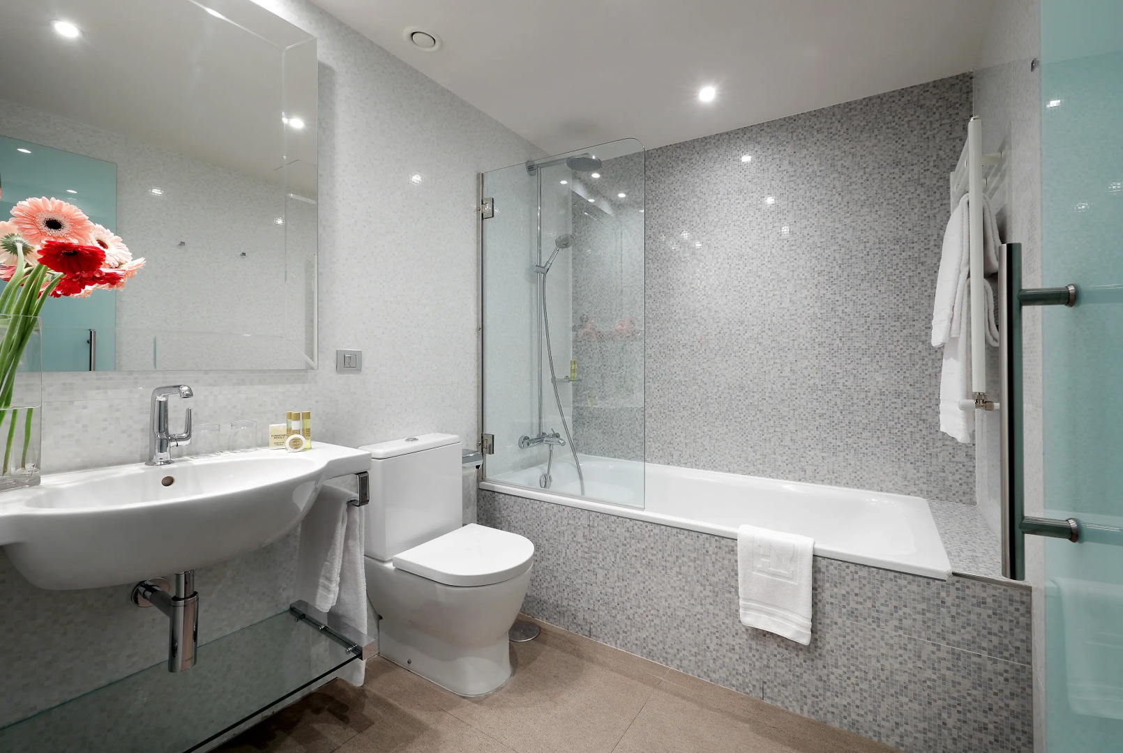 Отель Eurostars Plaza Mayor