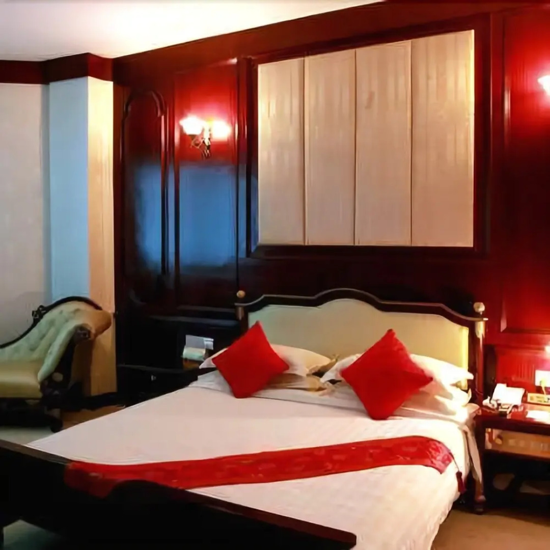 Huangmei Royal Hotel