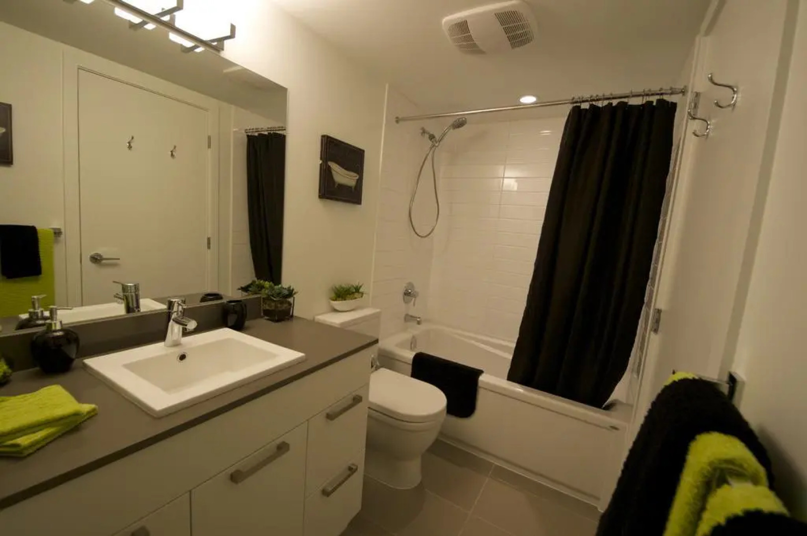 The Cabin+The Tiny Cabin: A Sooke Ocean View Oasis