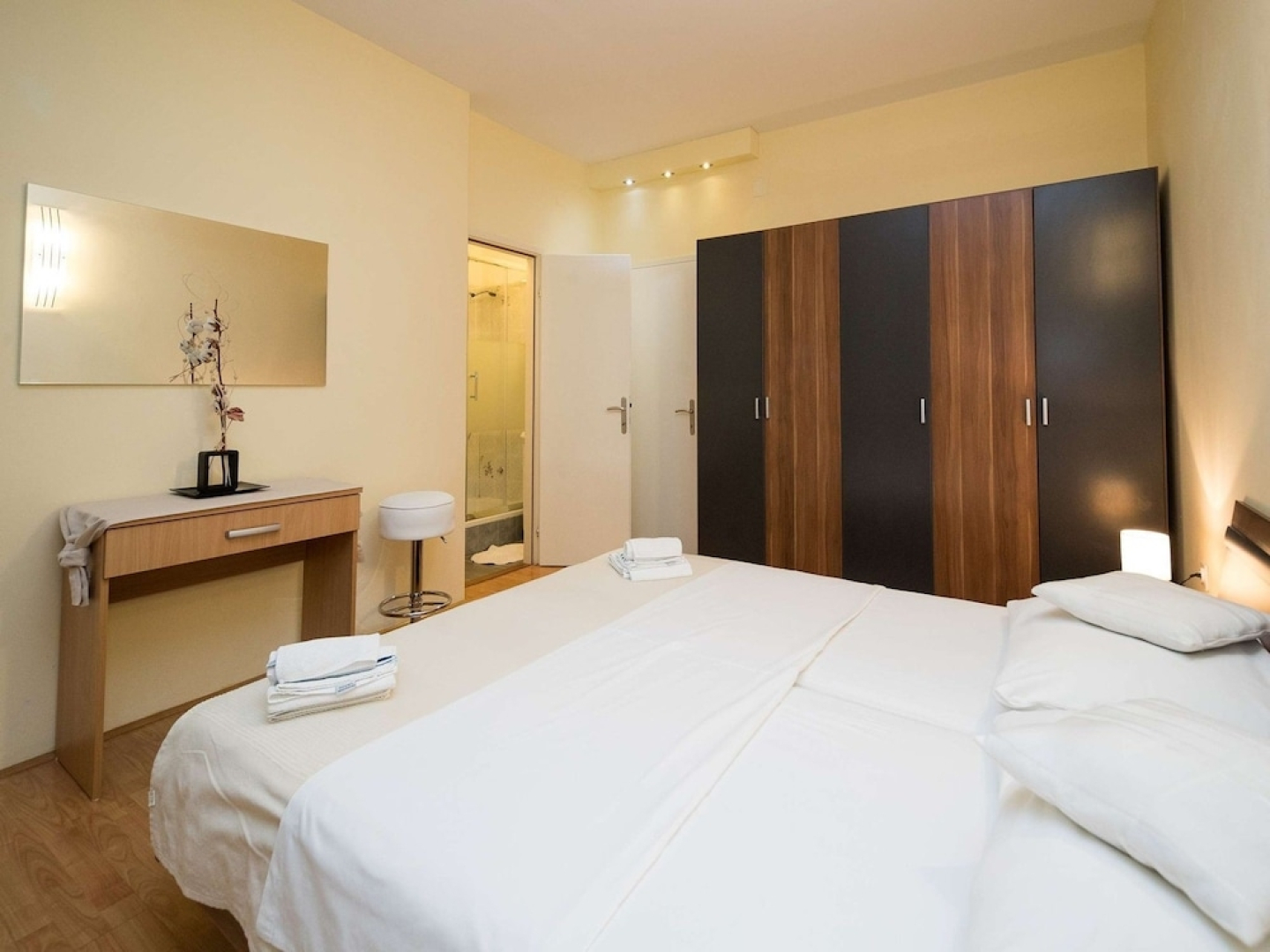 Beautiful Home With Private Pool, Roof Terrace and Summer Kitchen