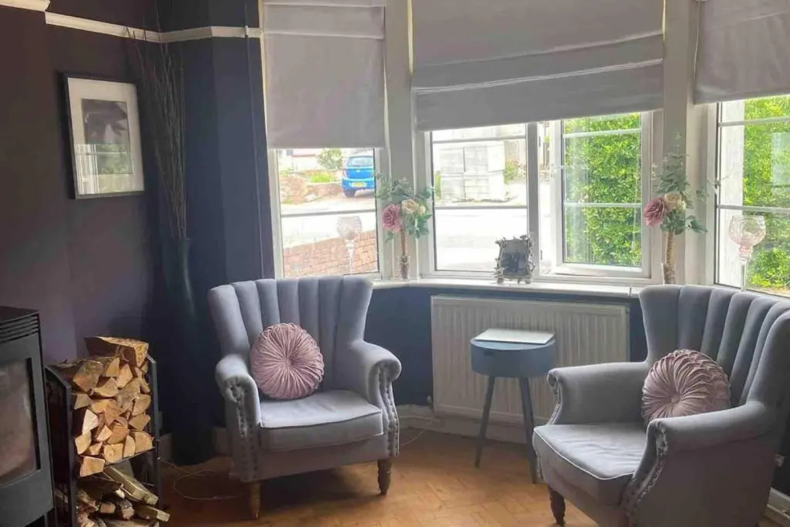 Pet Friendly, Unique 4-bed Bungalow in Porthcawl