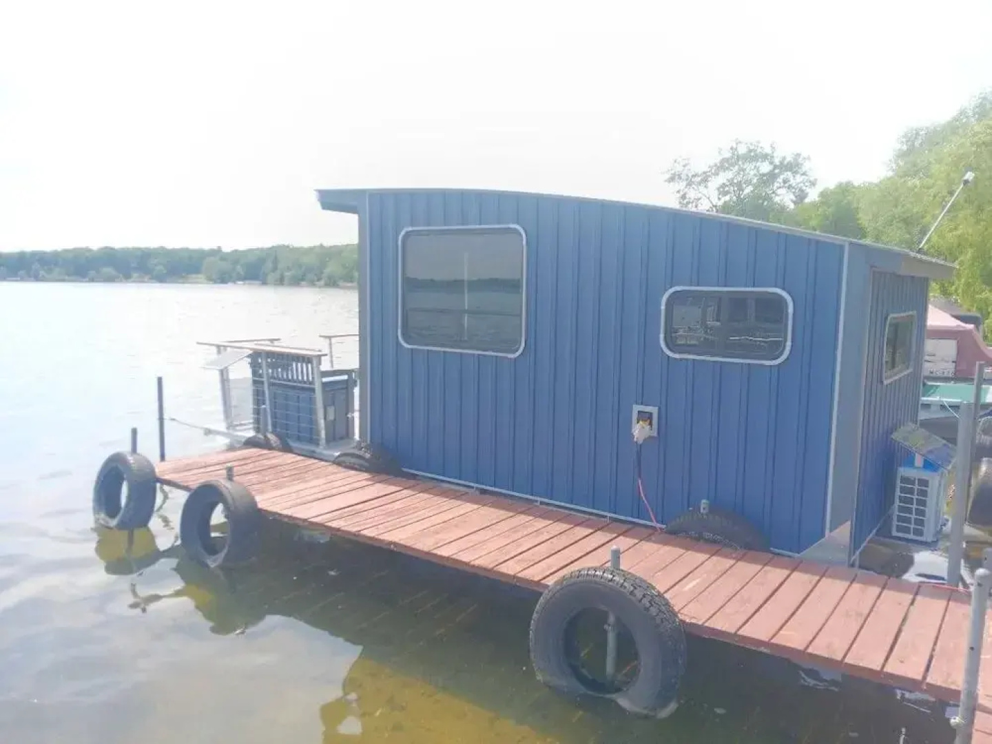 House Boat on Fife Lake