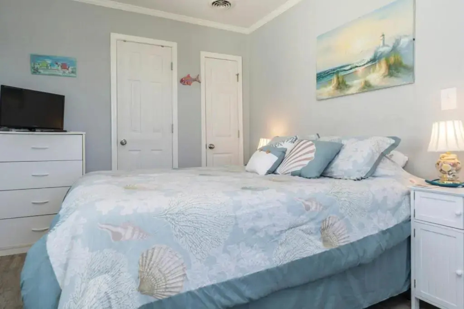 Friendship Lodge by Oak Island Accommodations