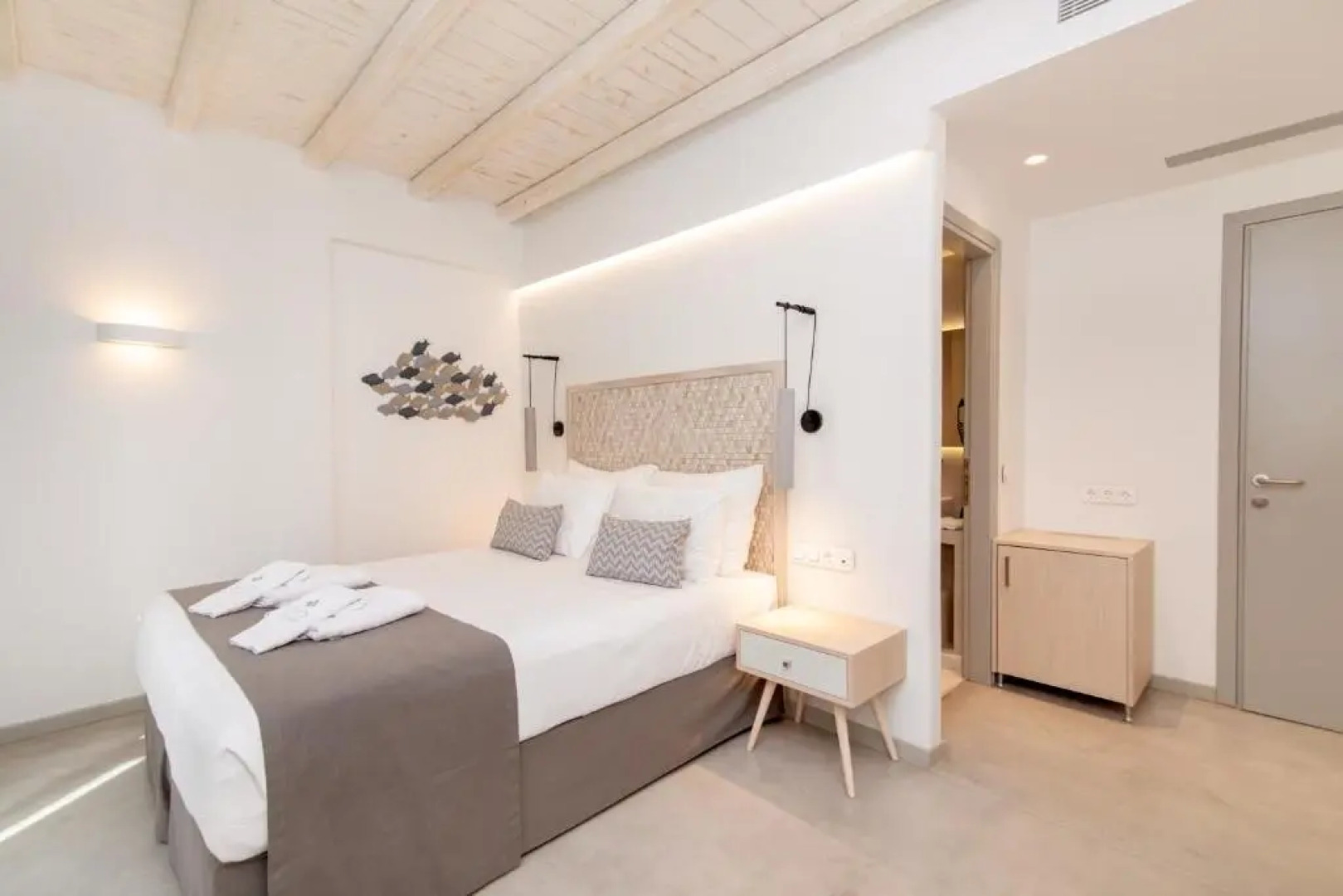 Lithos Luxury Suites