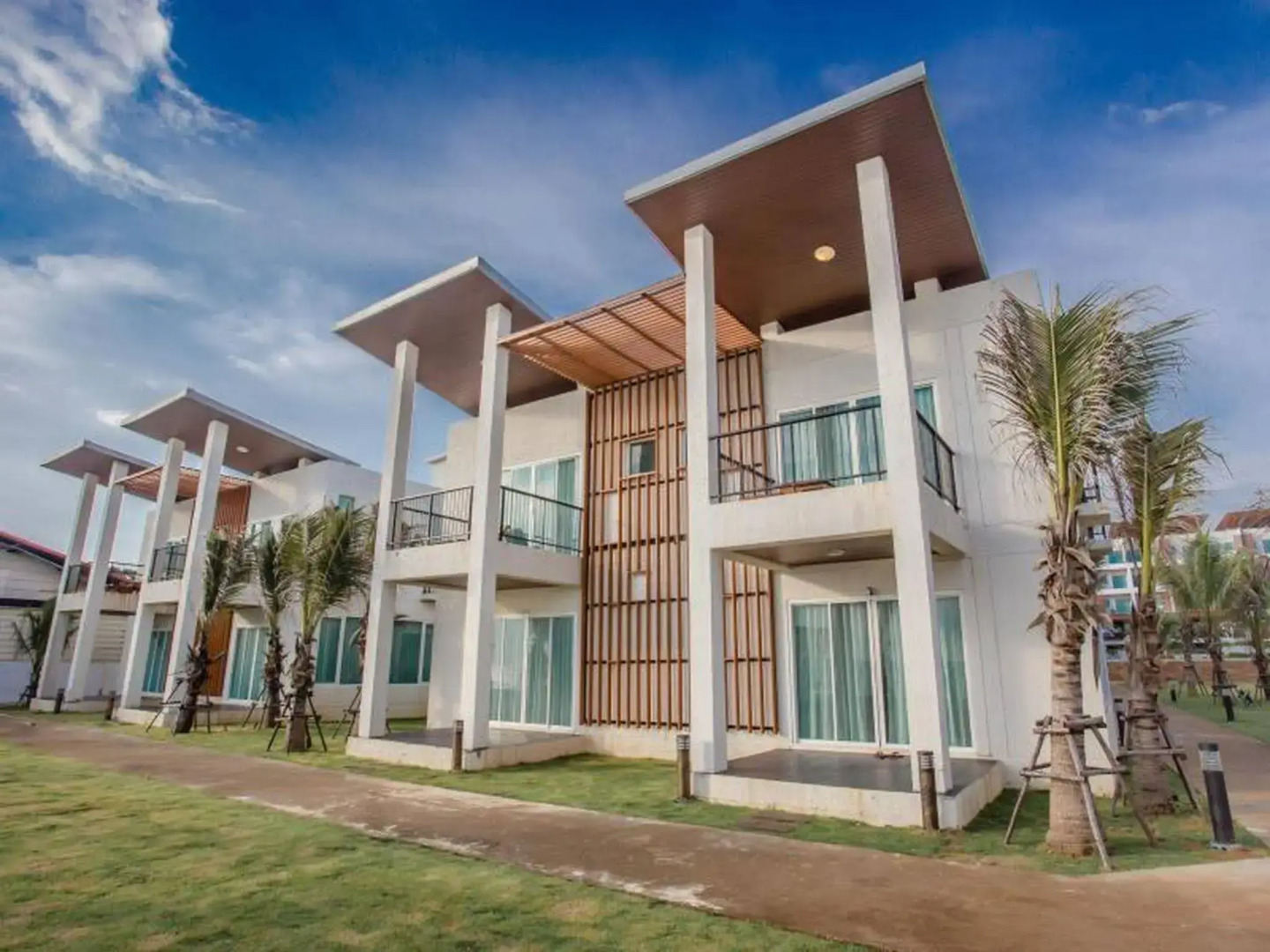 Saint Tropez Beach Resort Hotel