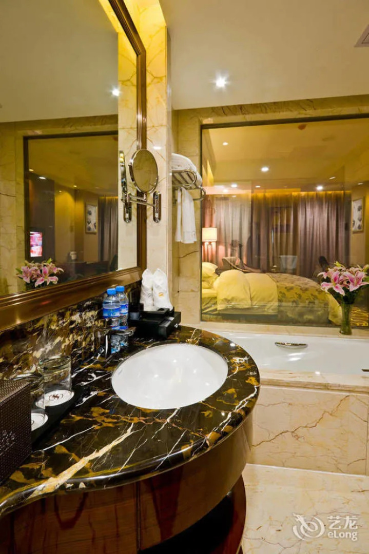 Yichang Golden Lion Hotel