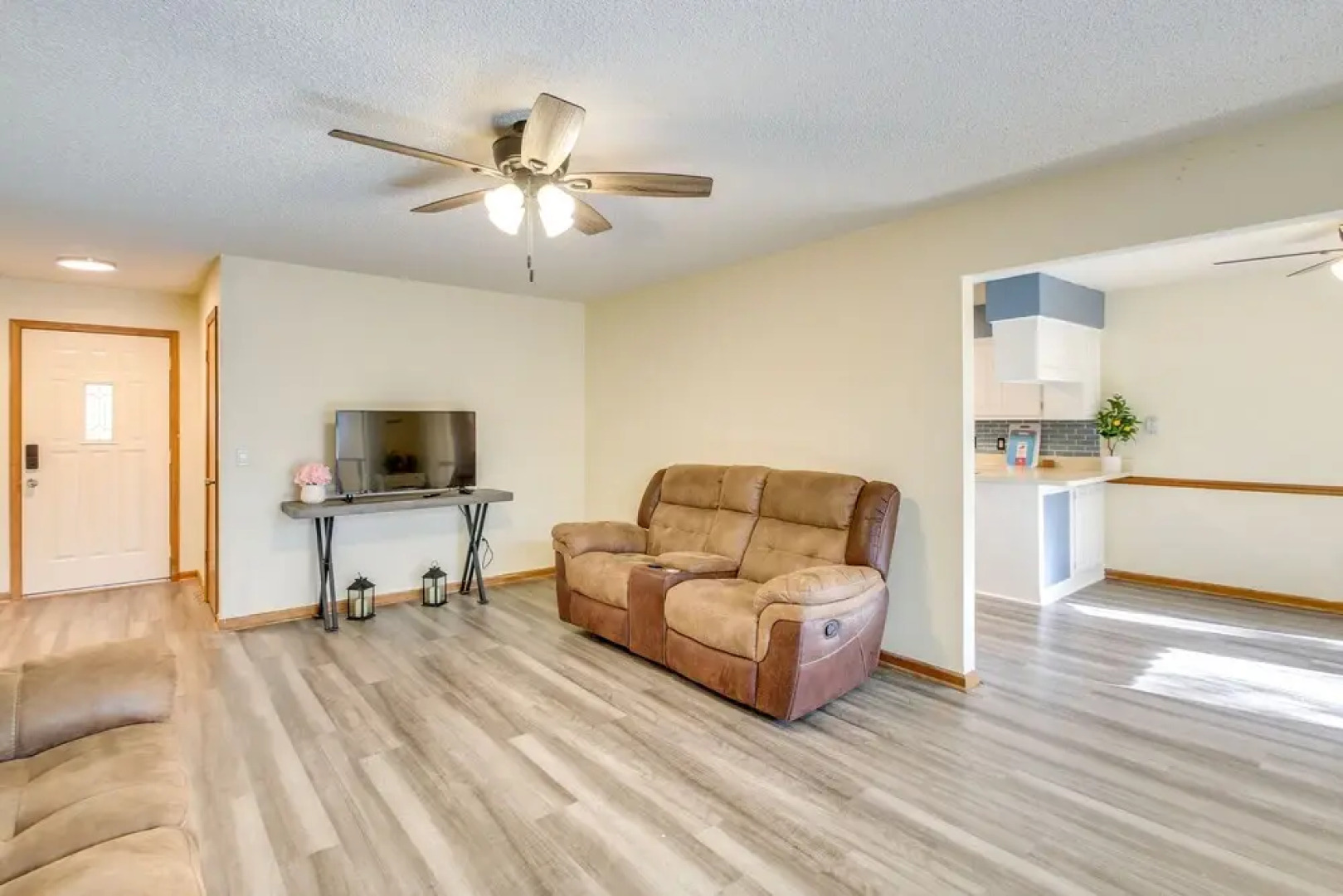 Welcoming Hot Springs Home 12 Mi to National Park