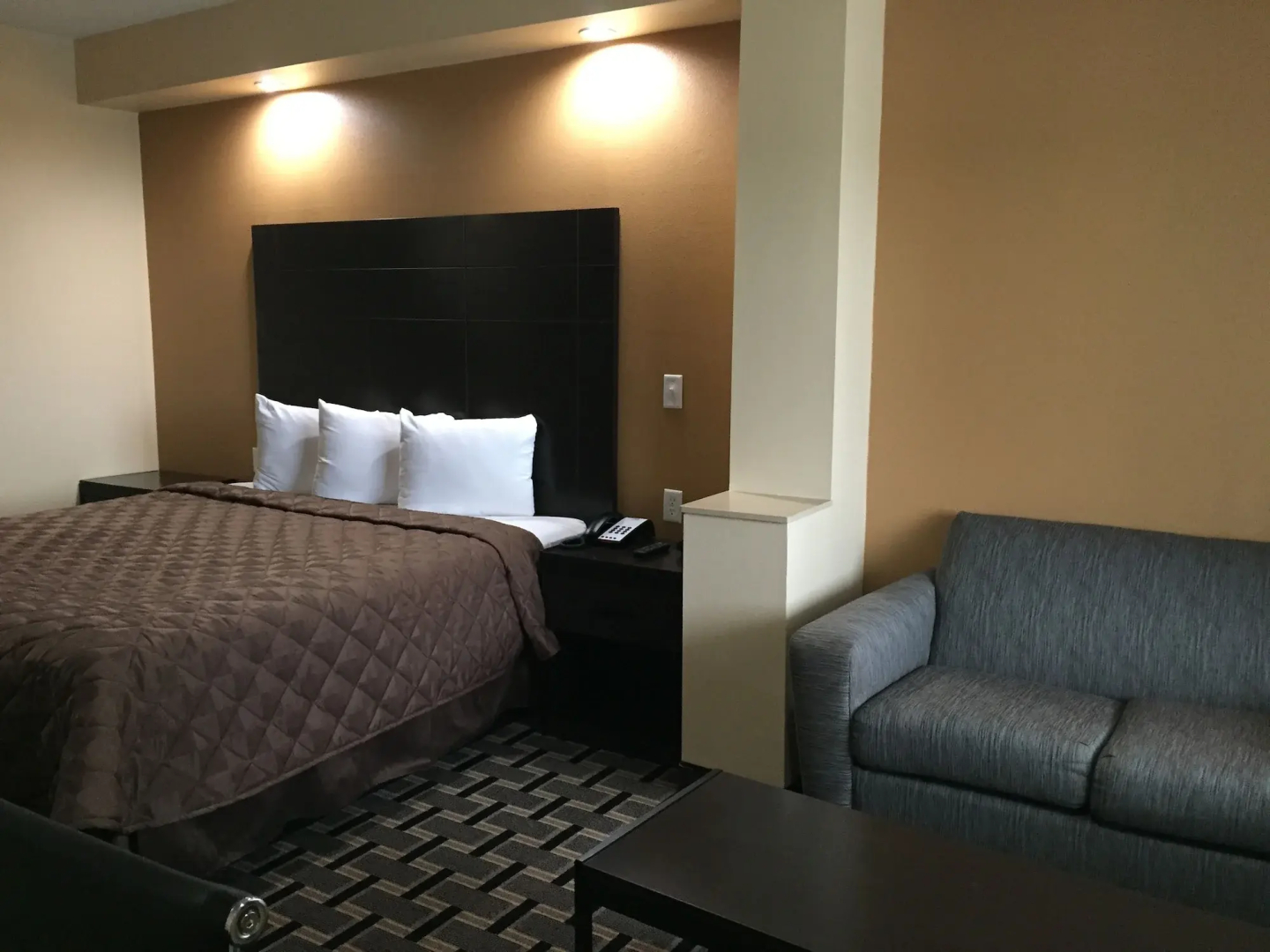Downtowner Inns