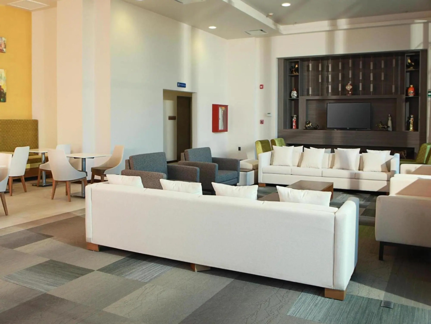 Hampton Inn & Suites by Hilton Aguascalientes Airport