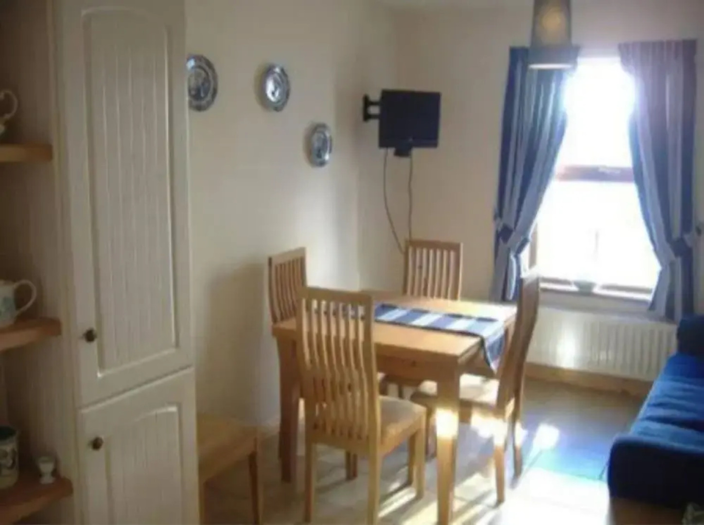 Twin Room Ensuite Near Hillsborough Palaces