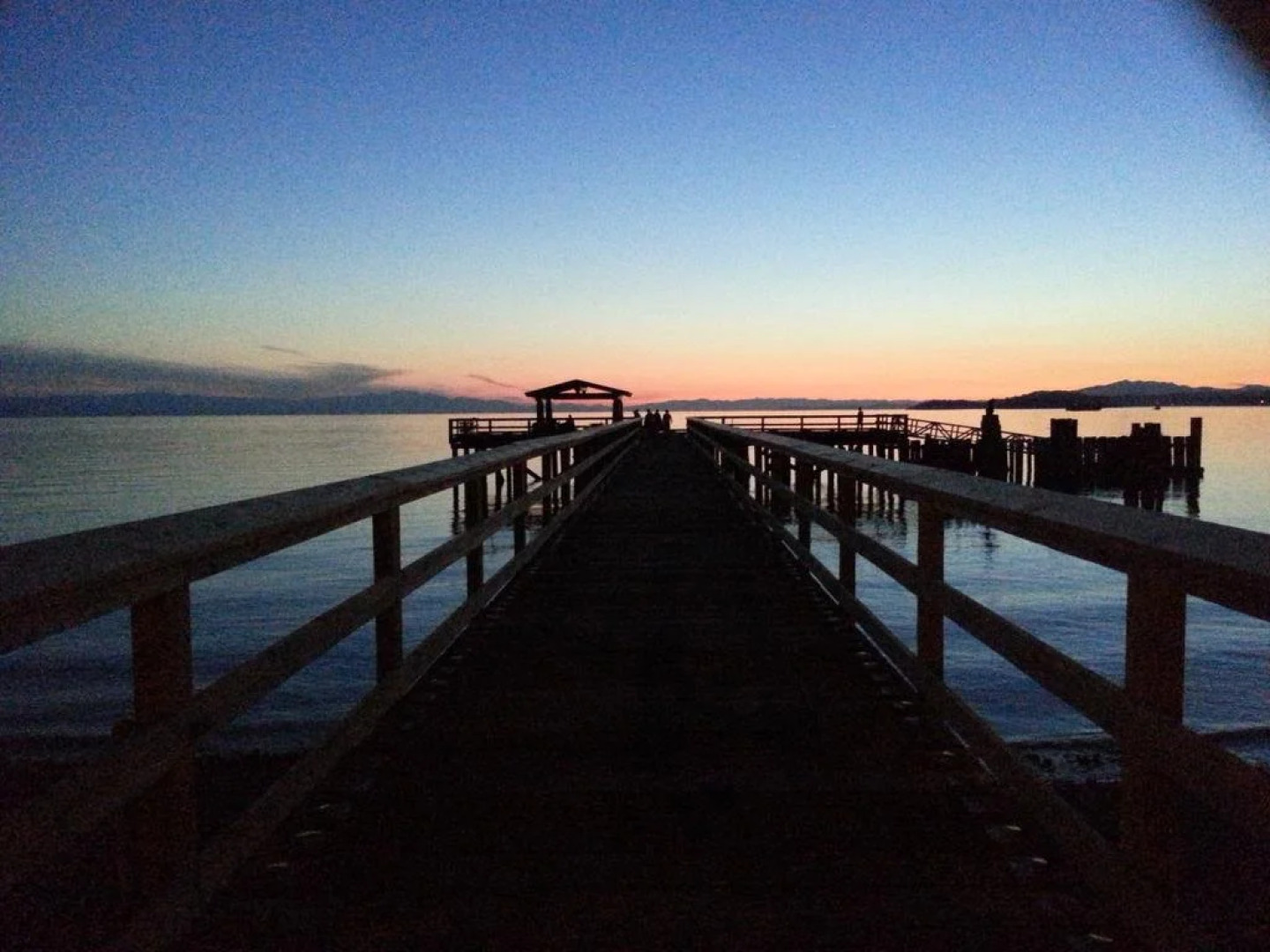 Beachside by the Bay Waterfront Suites