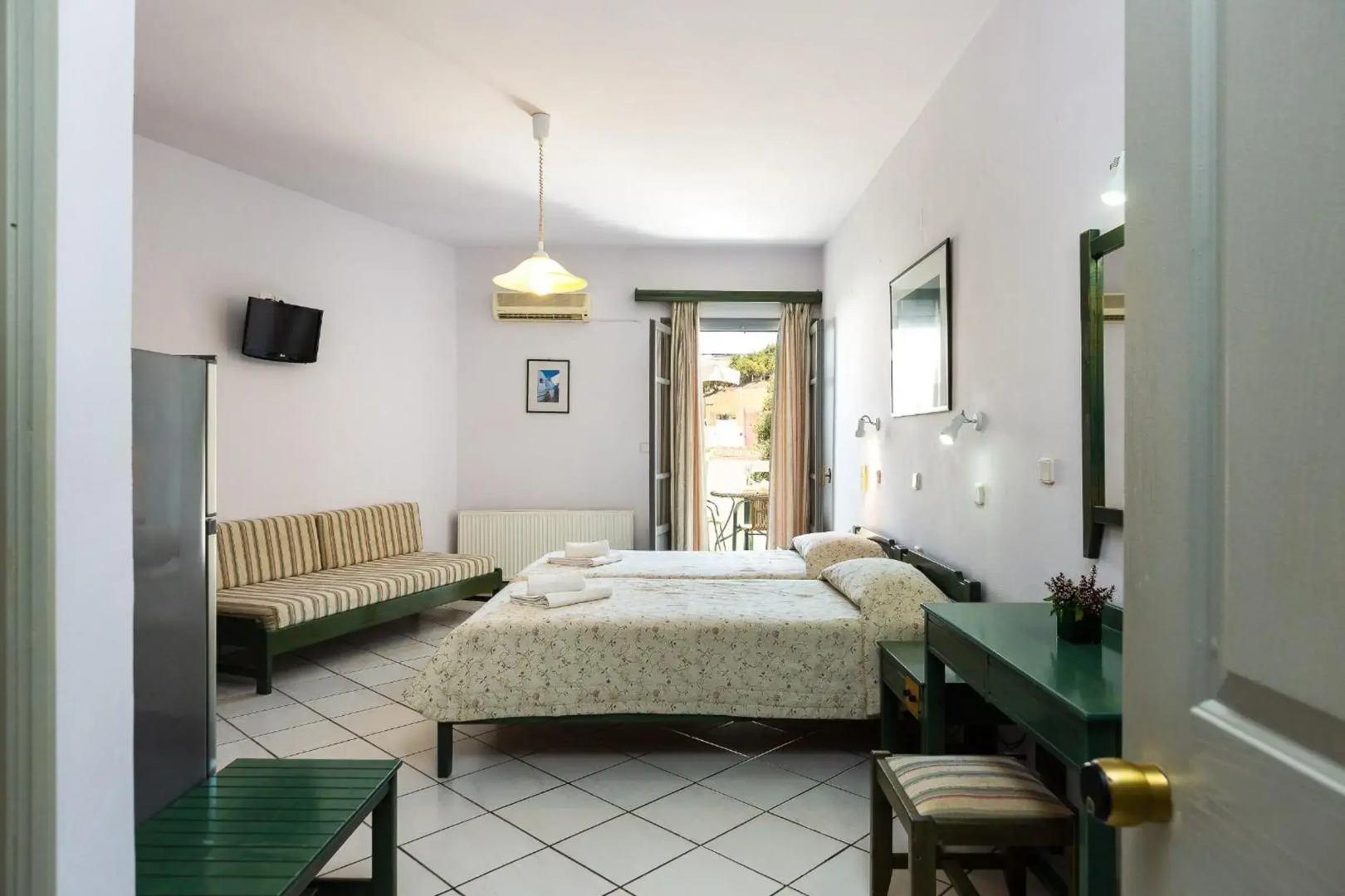 Philoxenia Apartments