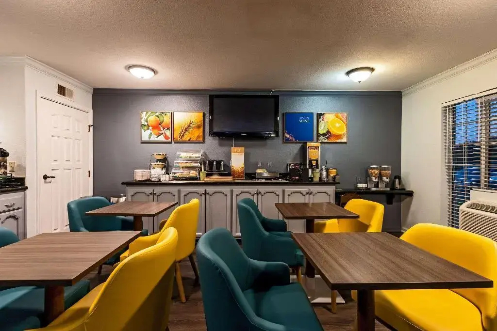 Quality Inn & Suites Tulare