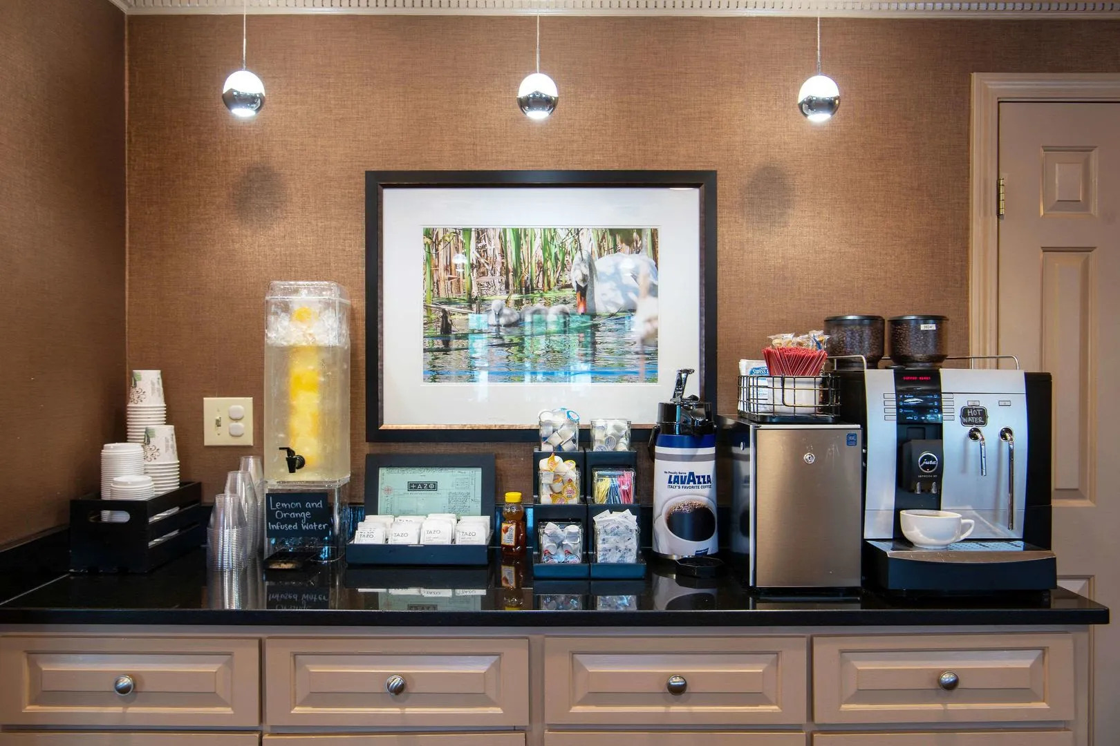 Port Inn and Suites Portsmouth, an Ascend Collection Hotel