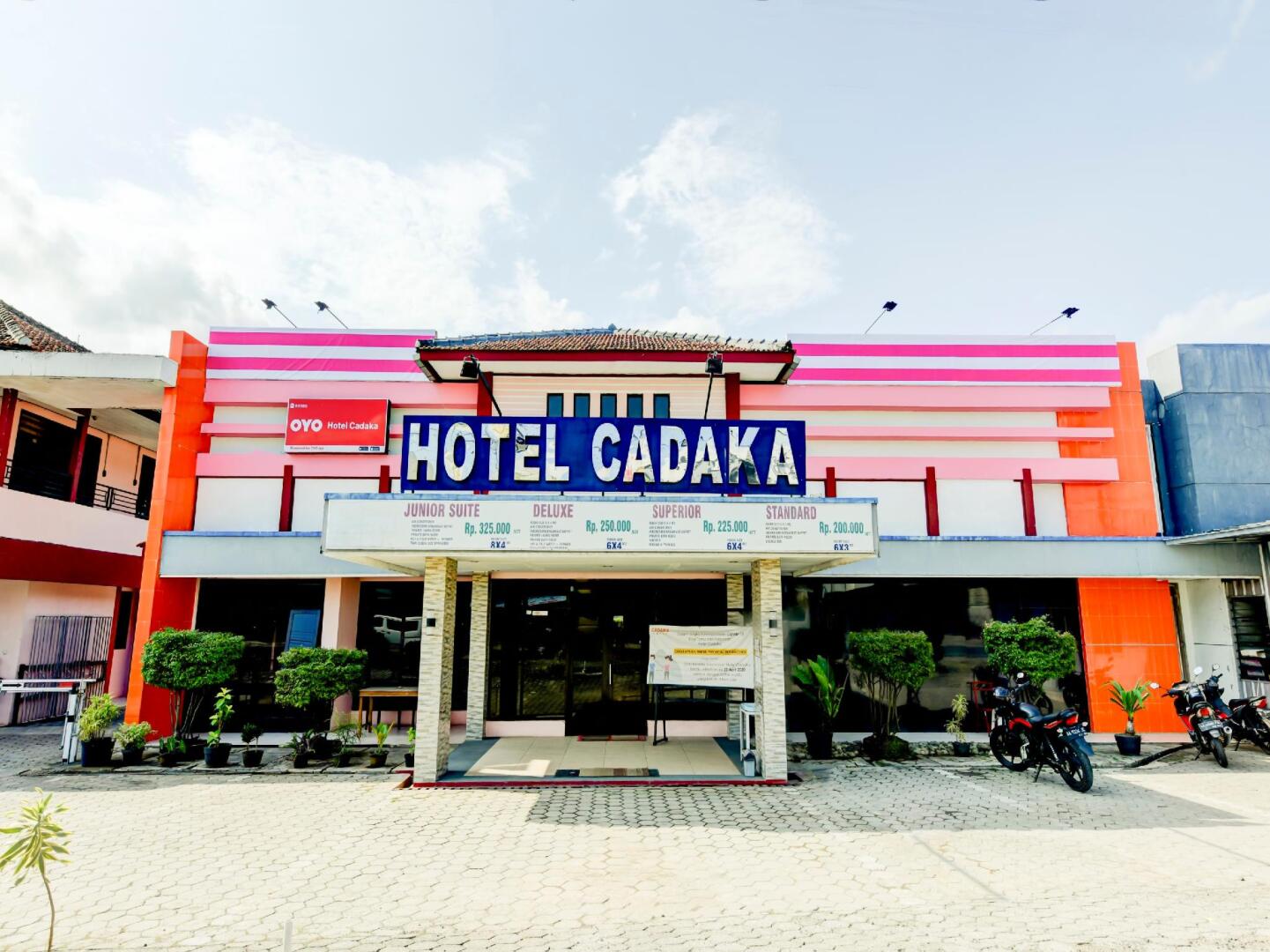 OYO 90385 Hotel Cadaka