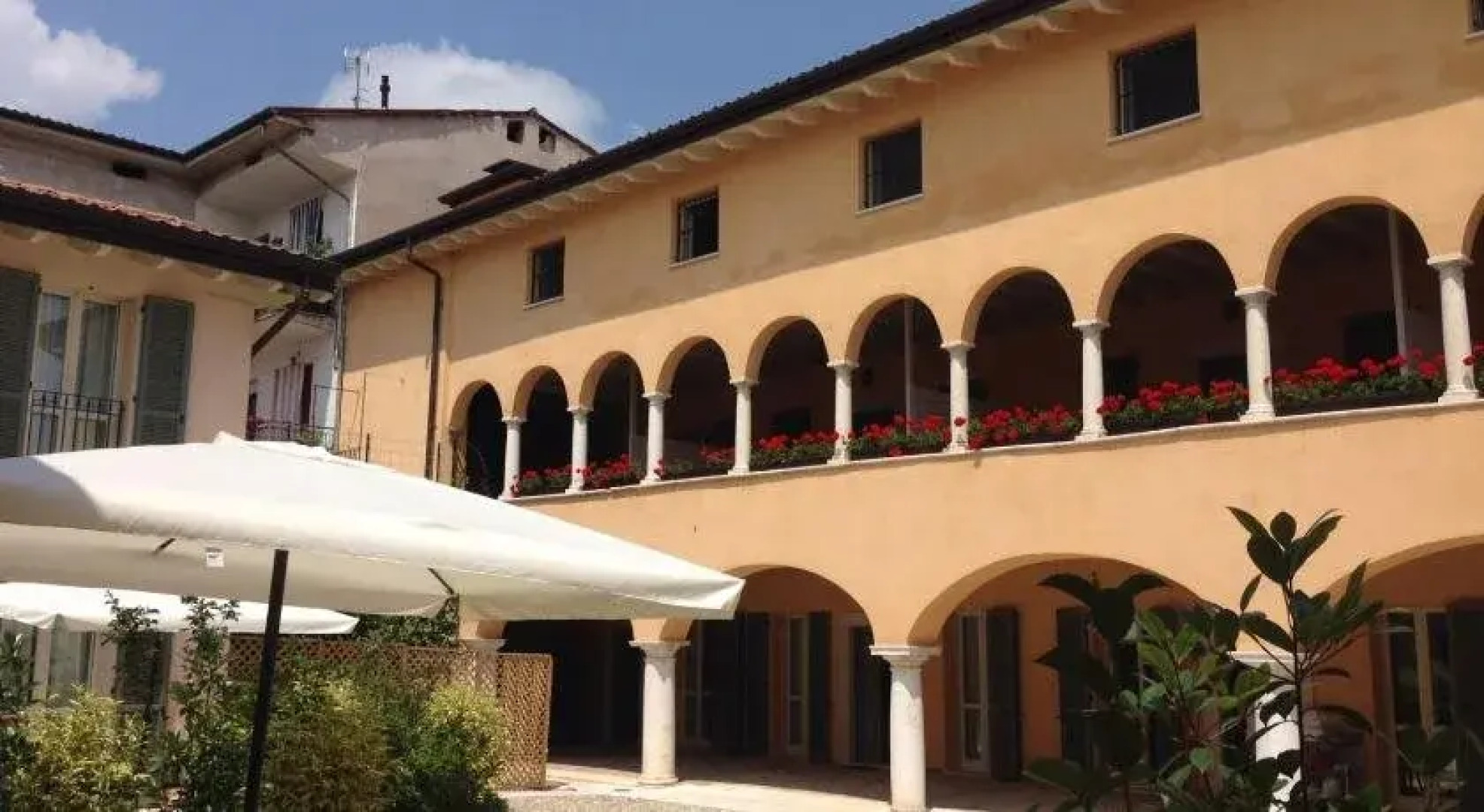 Polpenazze Halldis Apartments