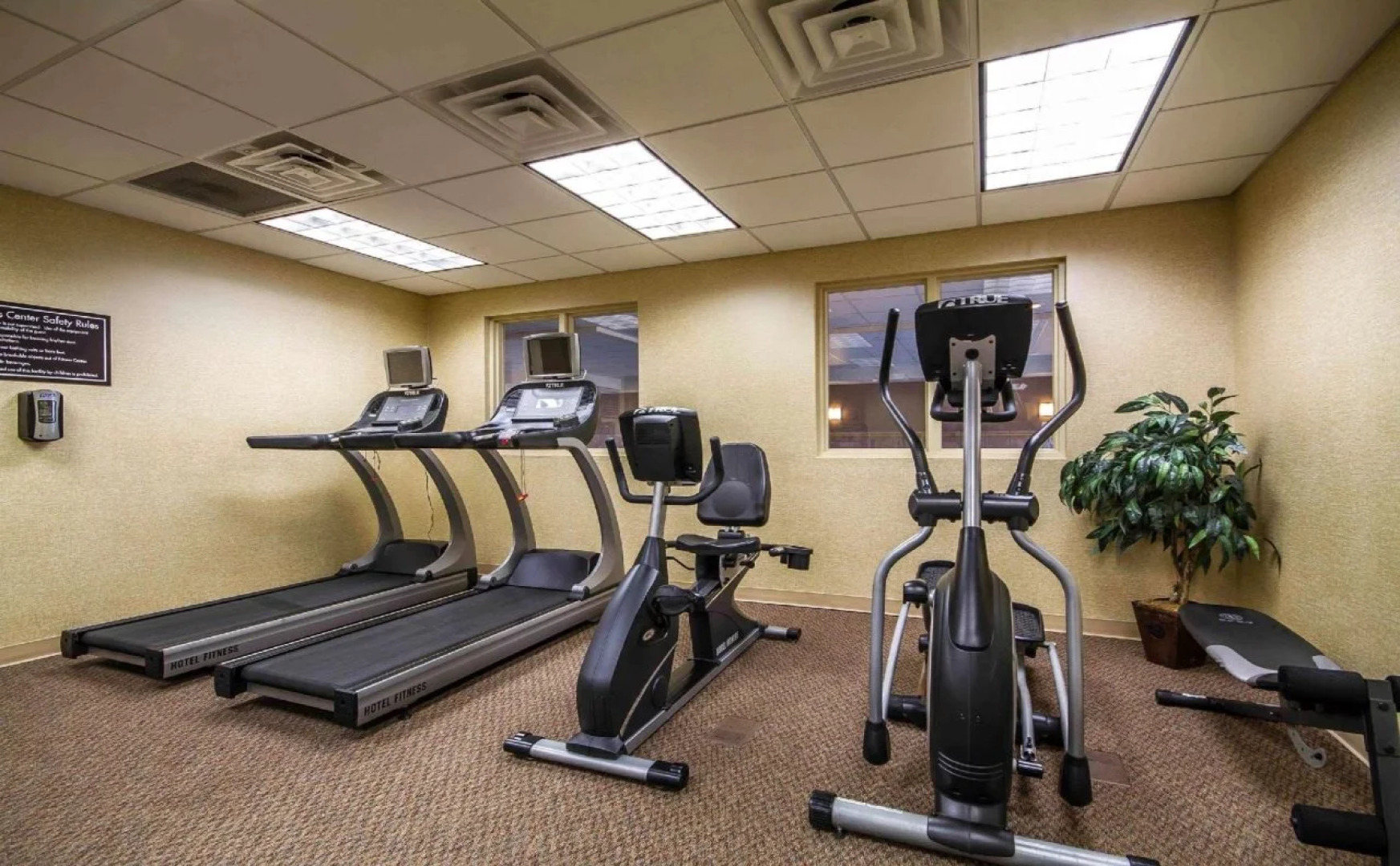 Sleep Inn & Suites Milwaukee Airport