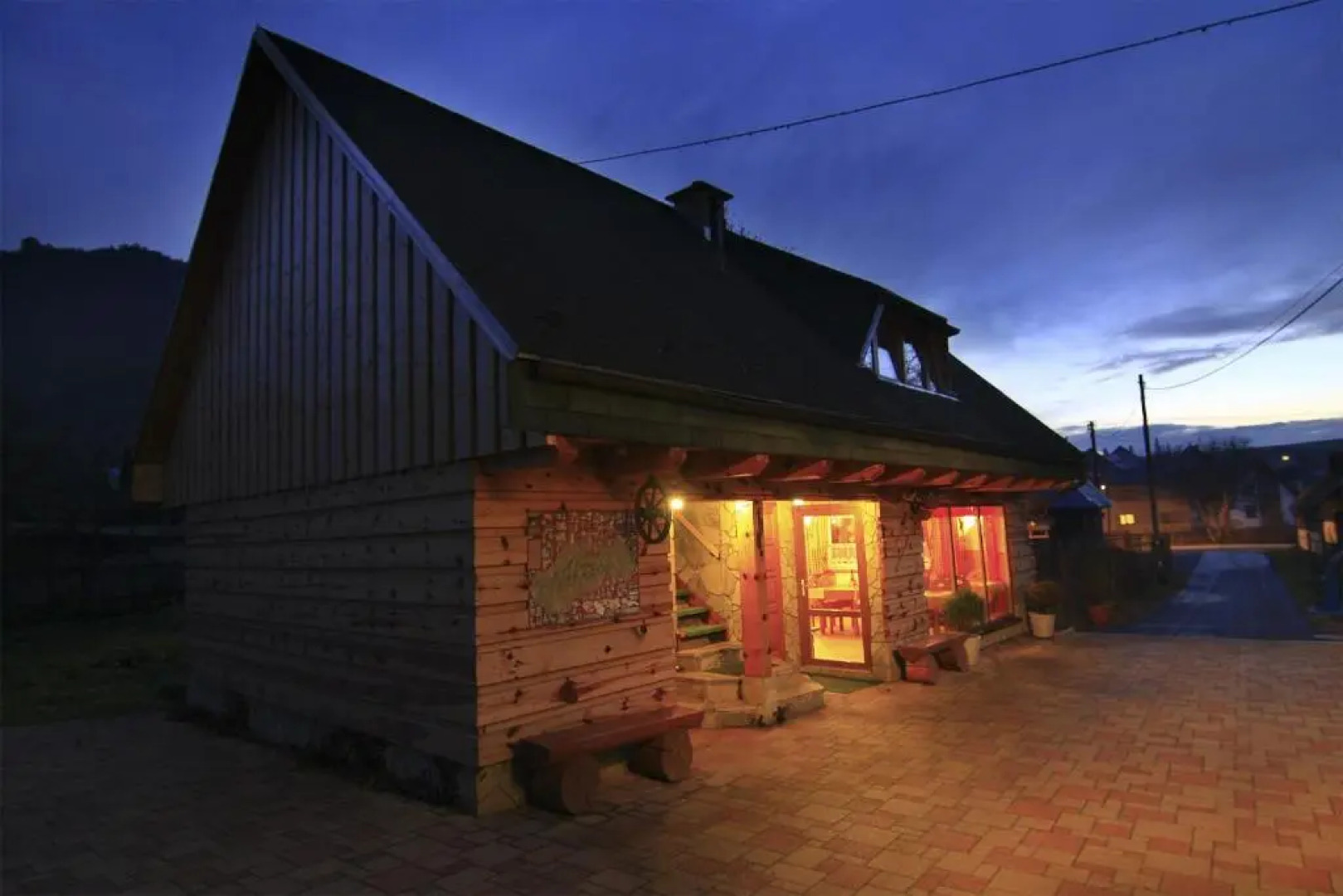 Penzion a drevenica pri Hati