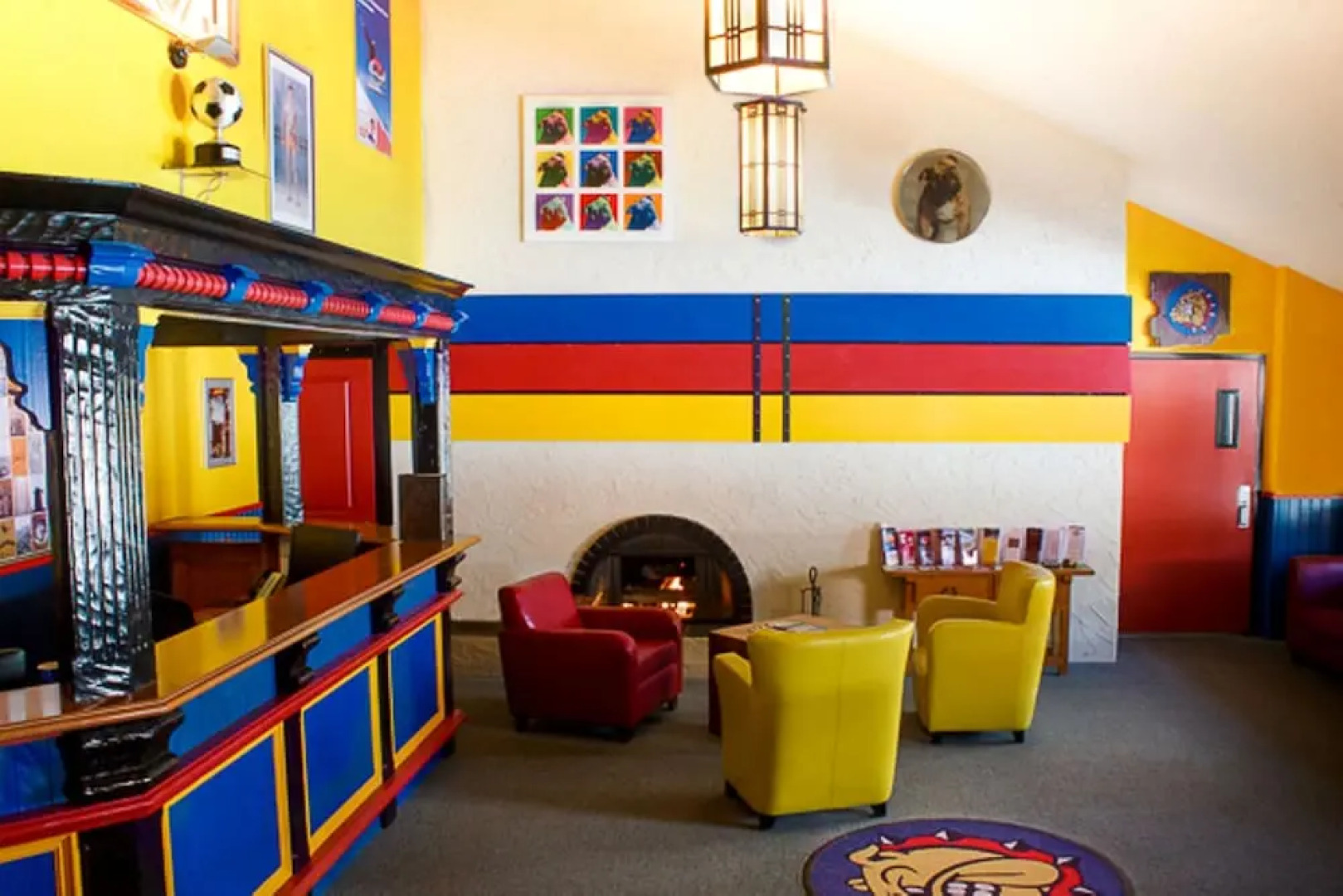 The Bulldog Hotel Silver Star