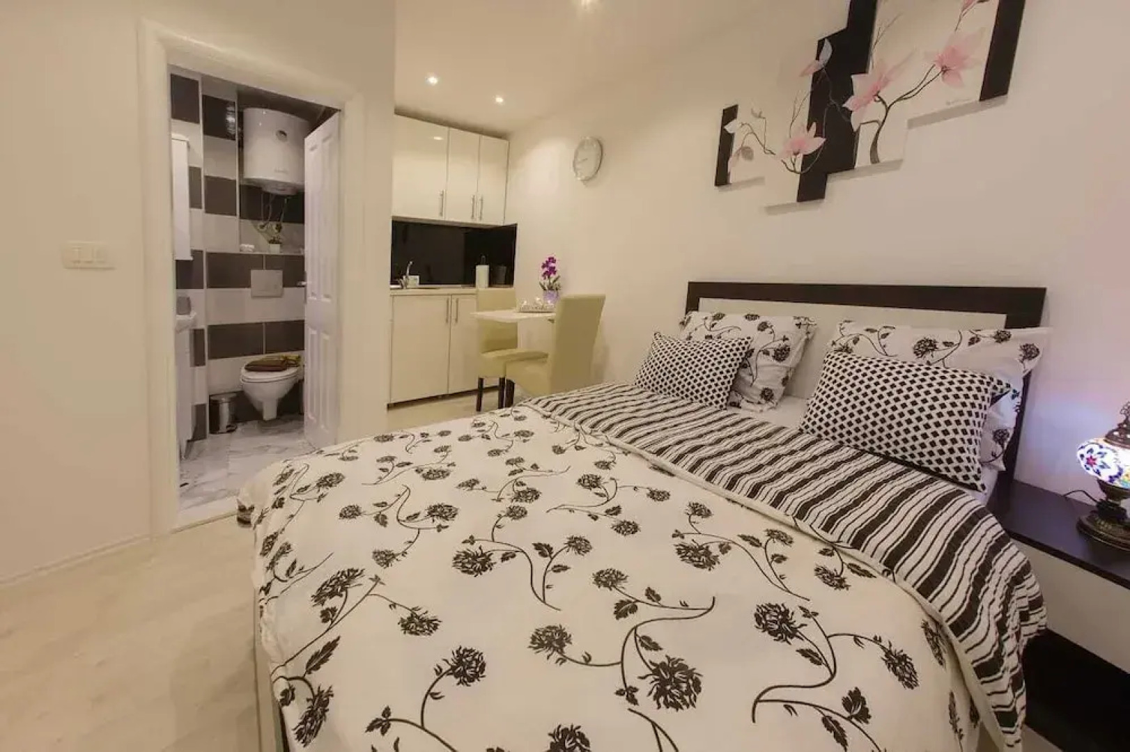 Appleline Apartments (Apple Studios & Rooms) 