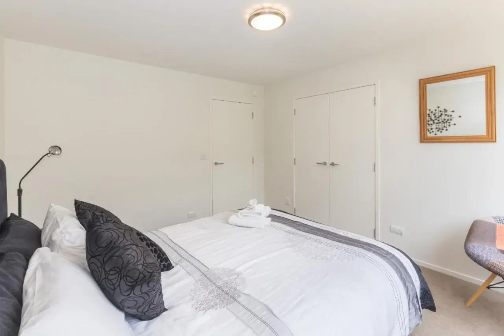 The Lakehouse - Cromwell Holiday Home