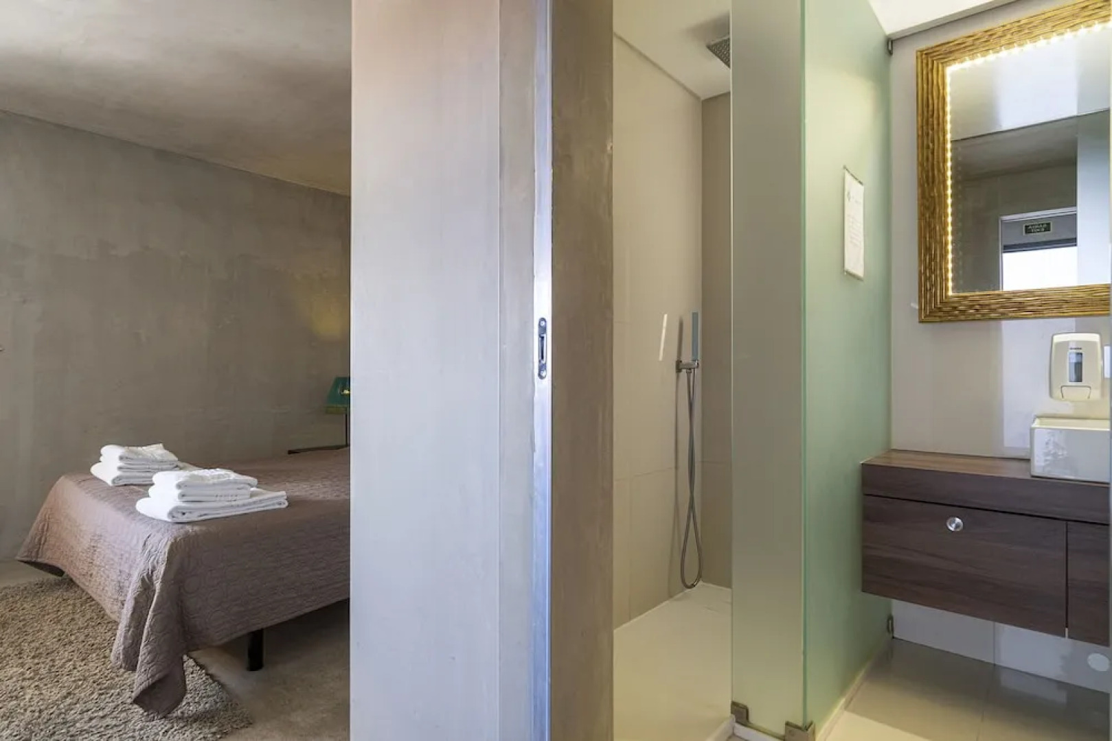 N1 Hostel Apartments & Suites