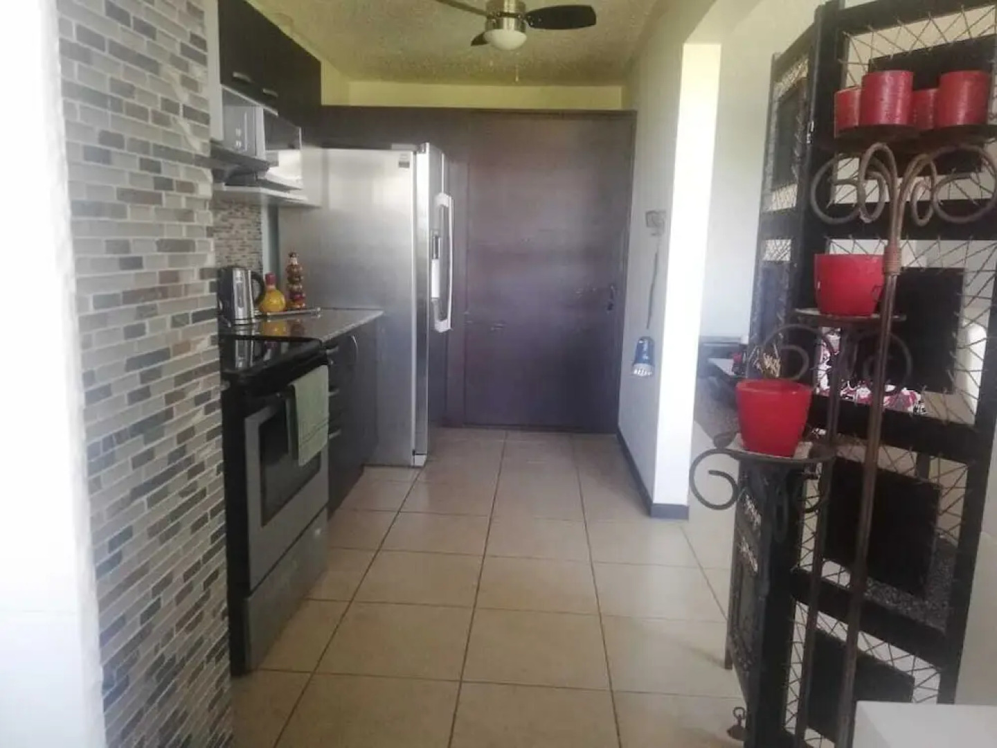 Apartment by airport on way to beach