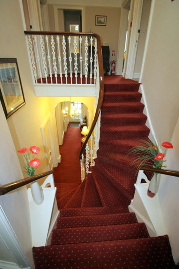 Tigh Na Cloich Hotel