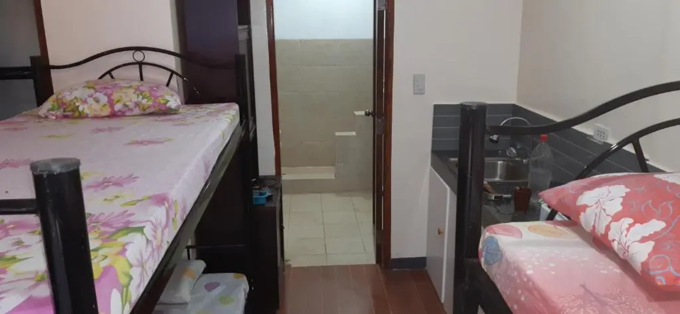 Screaming Gecko Hostel Air-Con