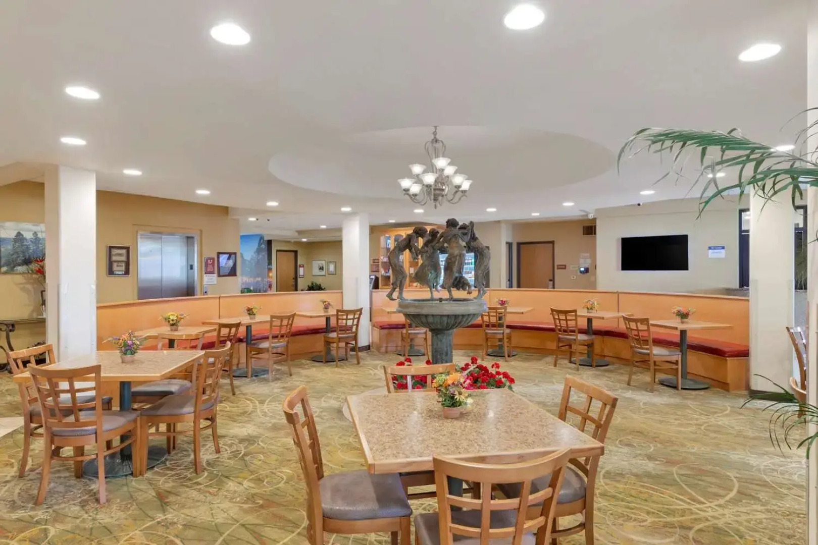 Best Western Plus Swiss Chalet Hotel & Suites