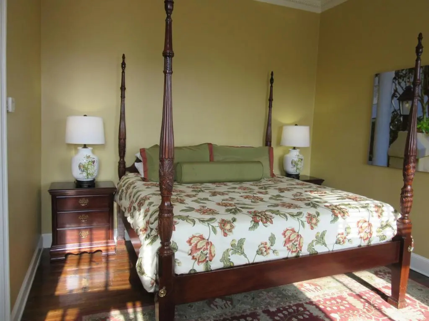 The Lodge Alley Inn