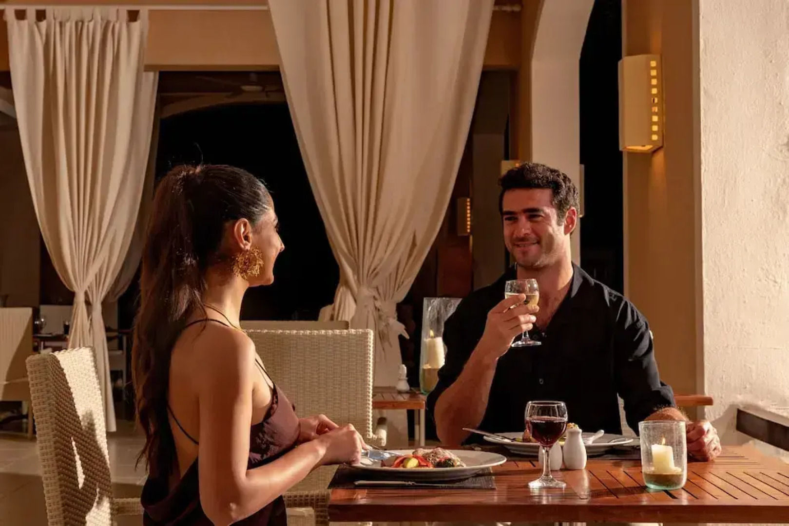 Almazino, Almaza Bay