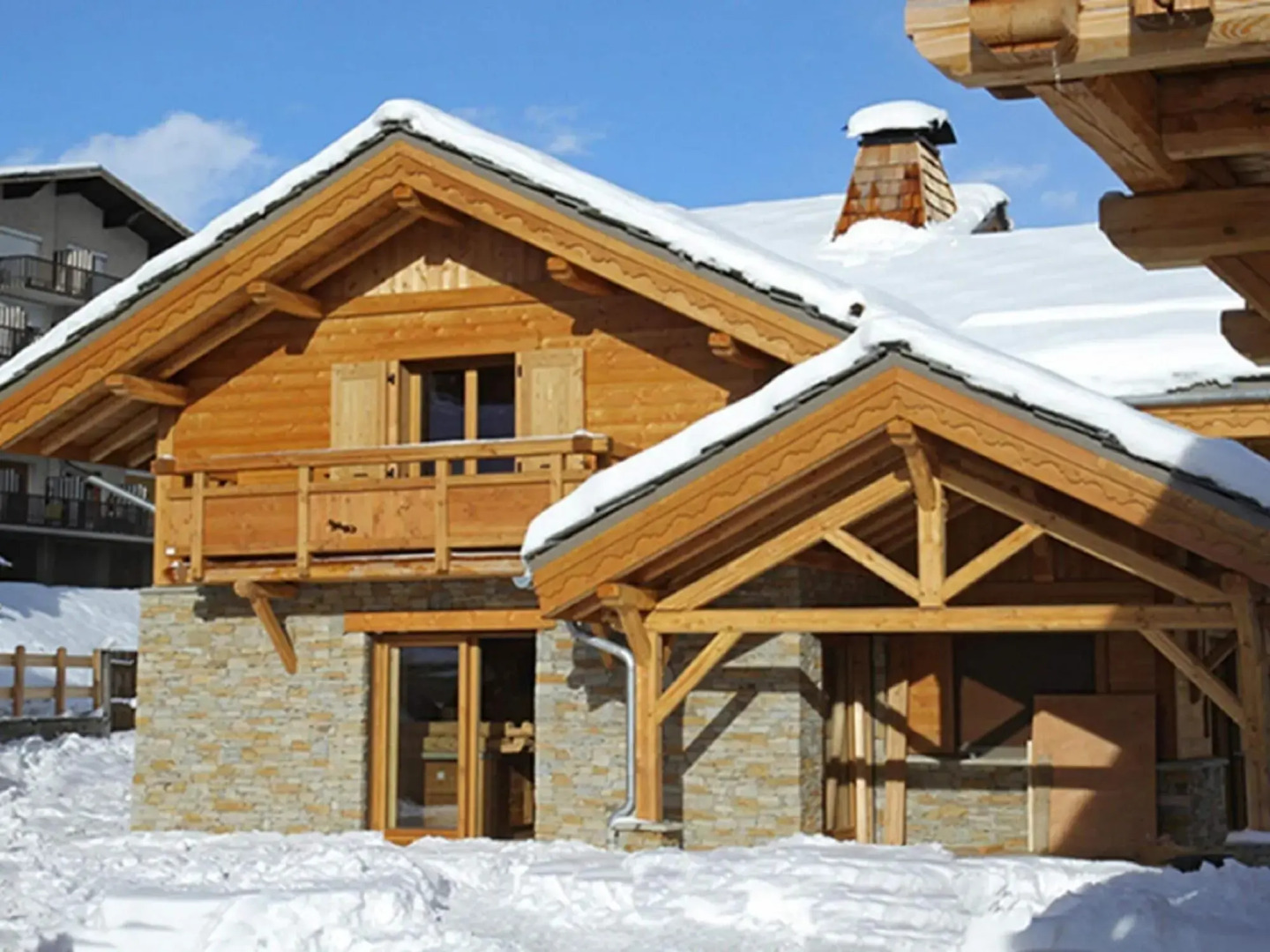 Delightful 14-person chalet with sauna and pool in Les Deux Alpes