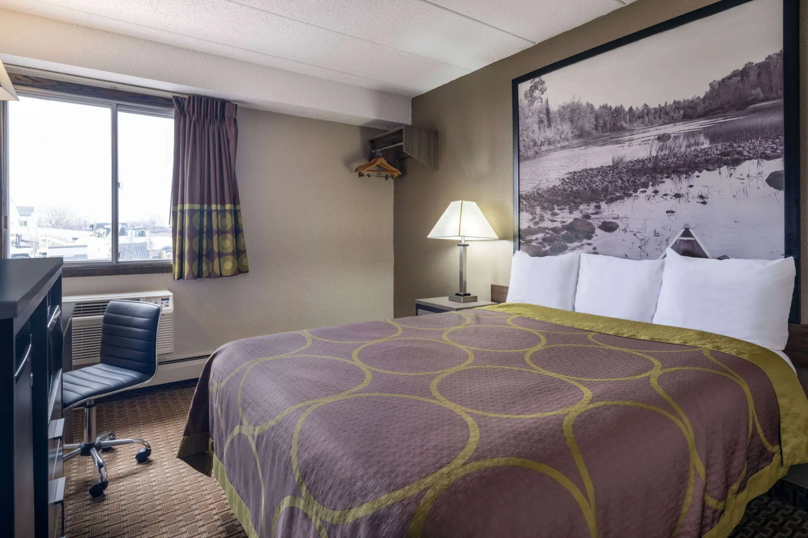 Super 8 by Wyndham Owatonna