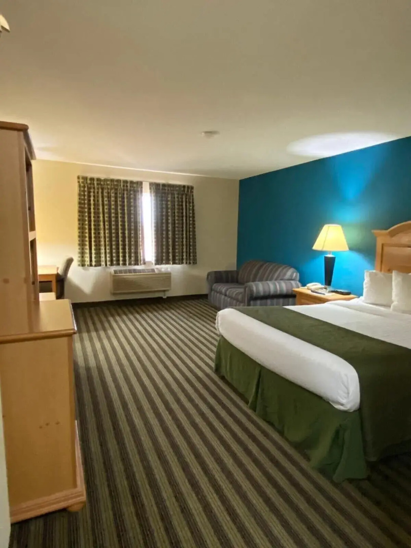 American Inn and Suites