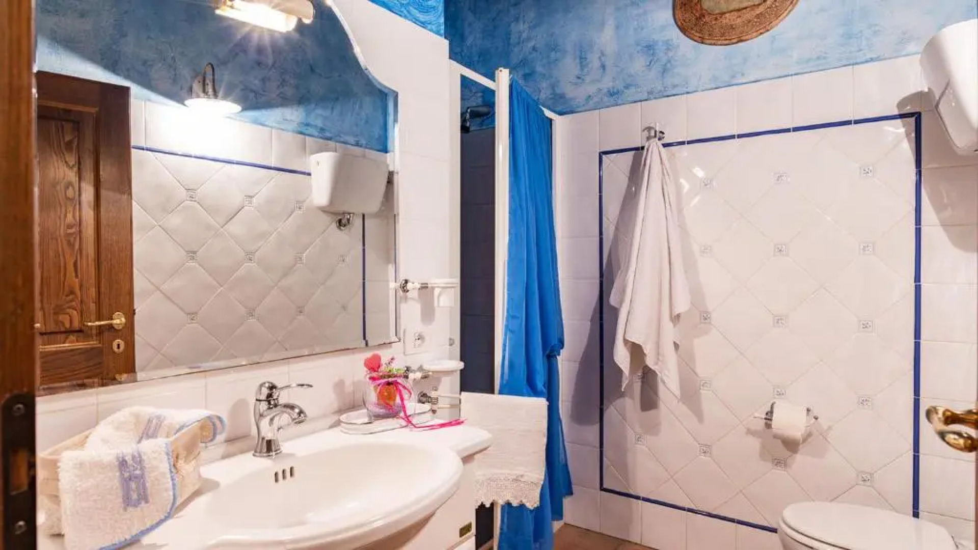 LA CASA DELL'ARTISTA 6, Emma Villas