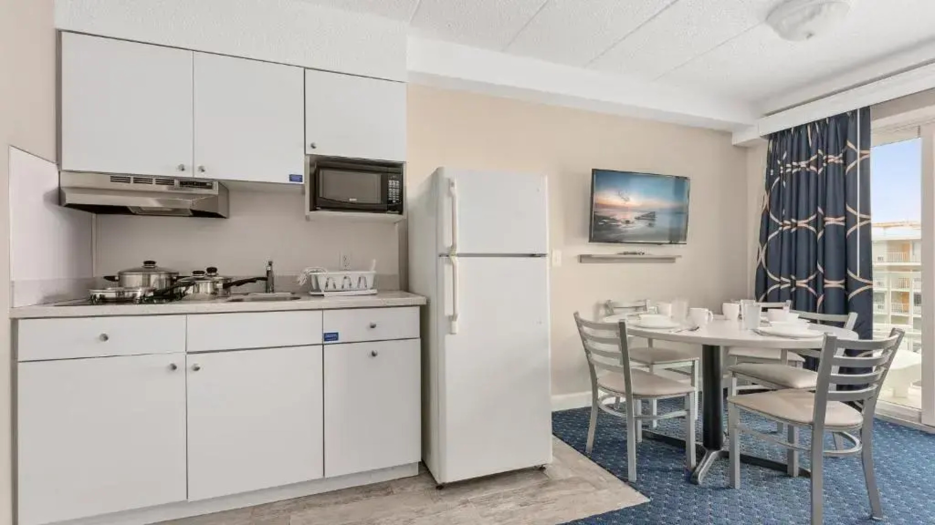 Adventurer Oceanfront Inn