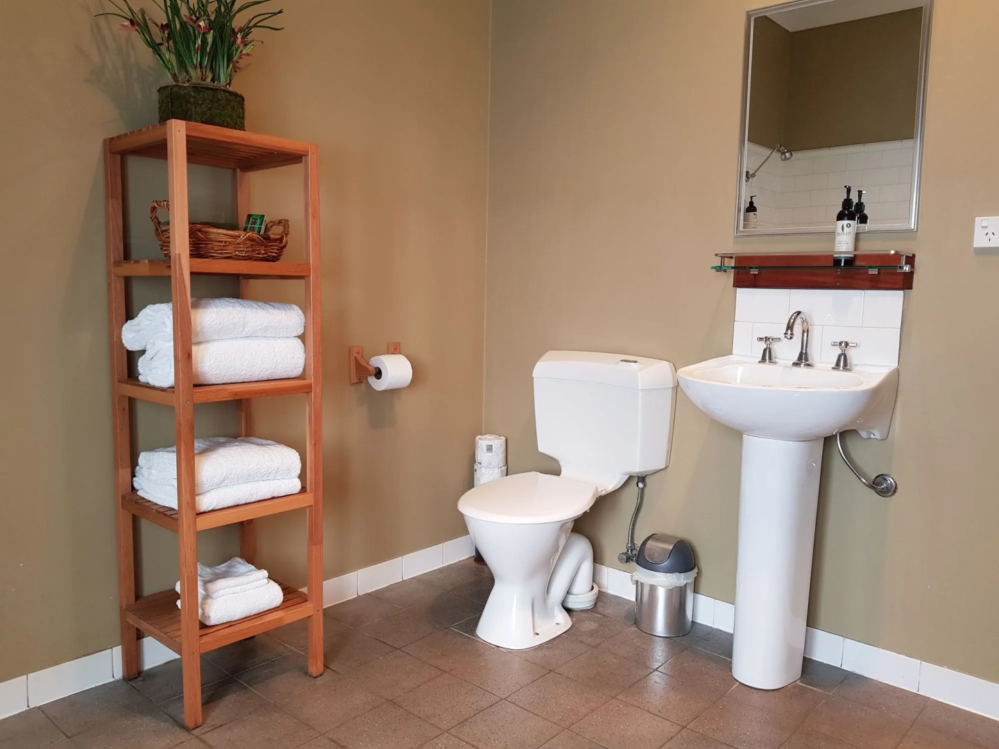 Clonmara Country House & Cottages