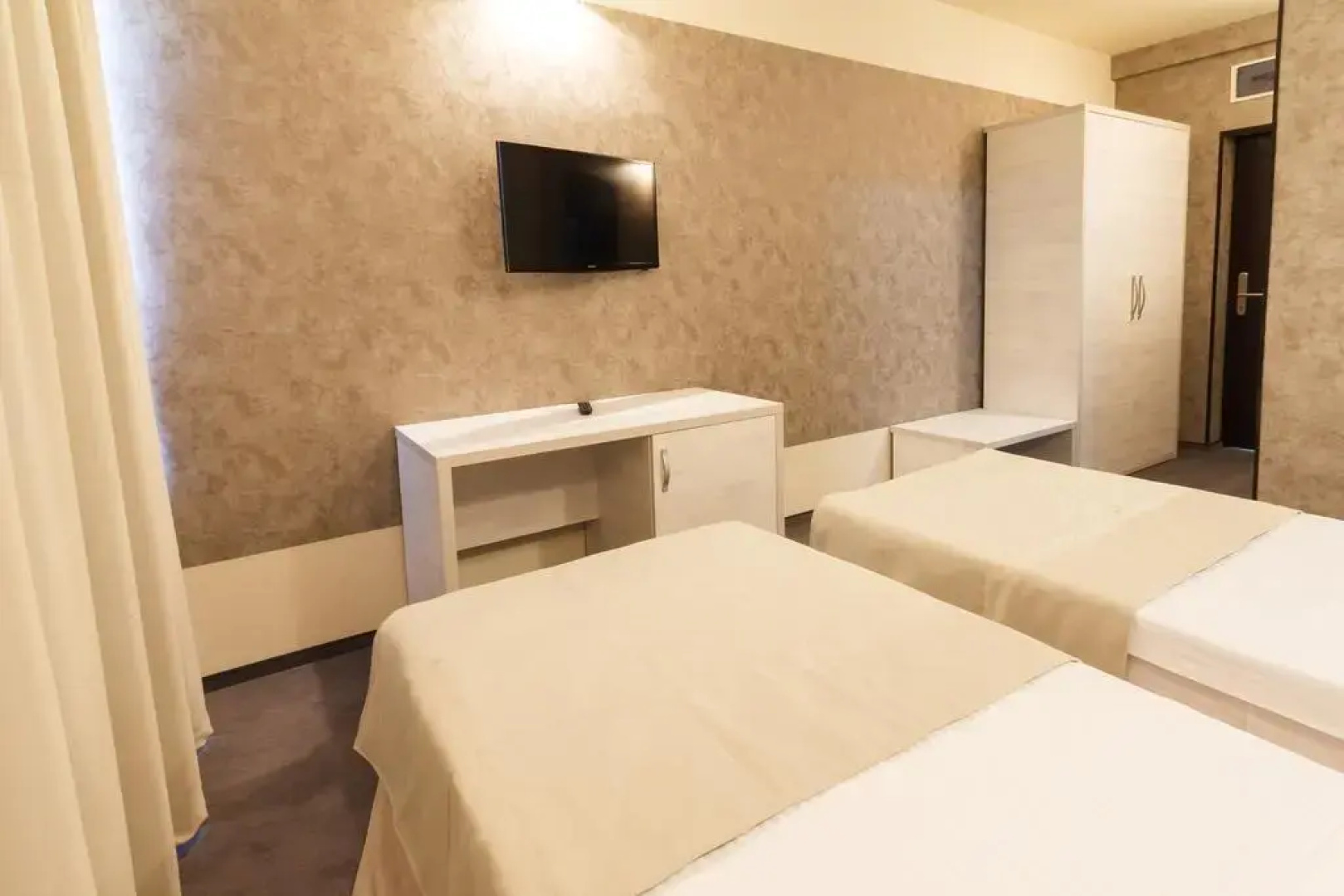 Ymy Hotel