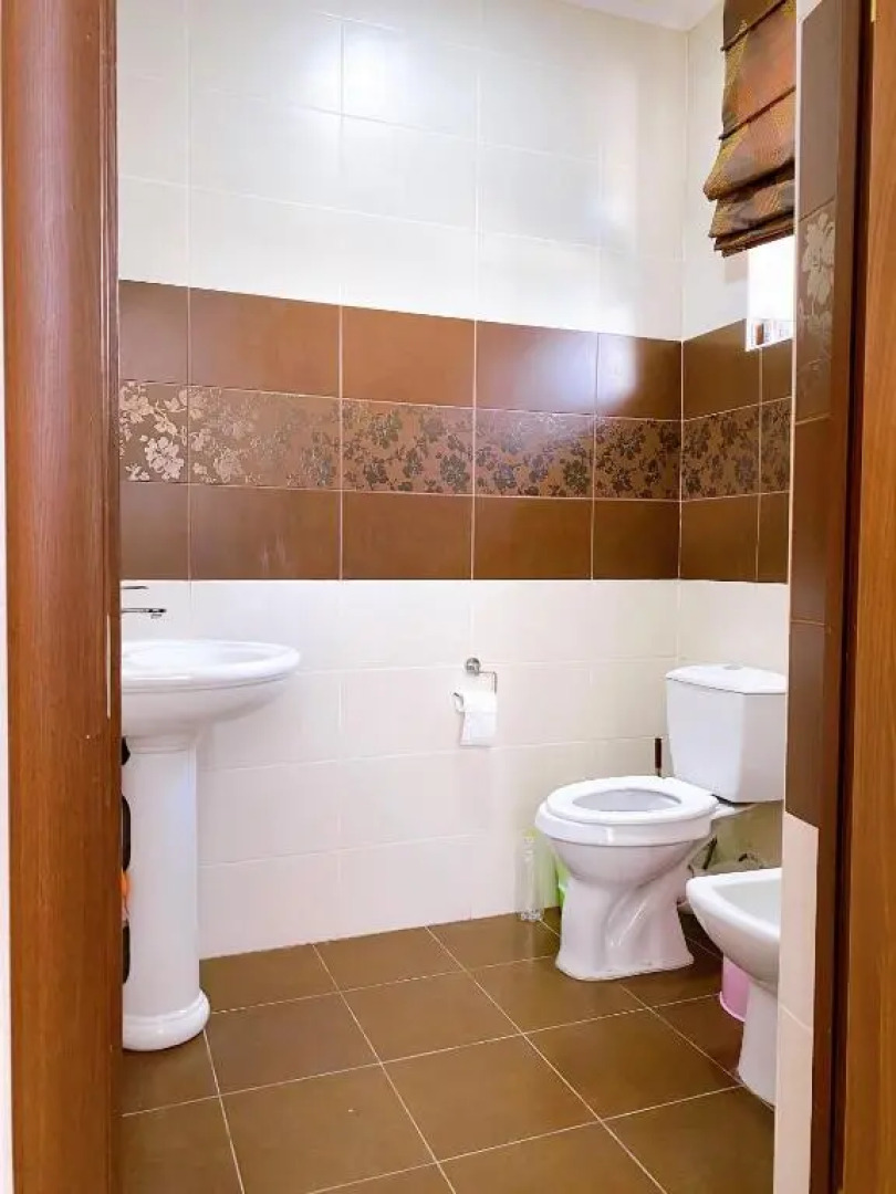 Adorable 3 bedroom home next to the beach