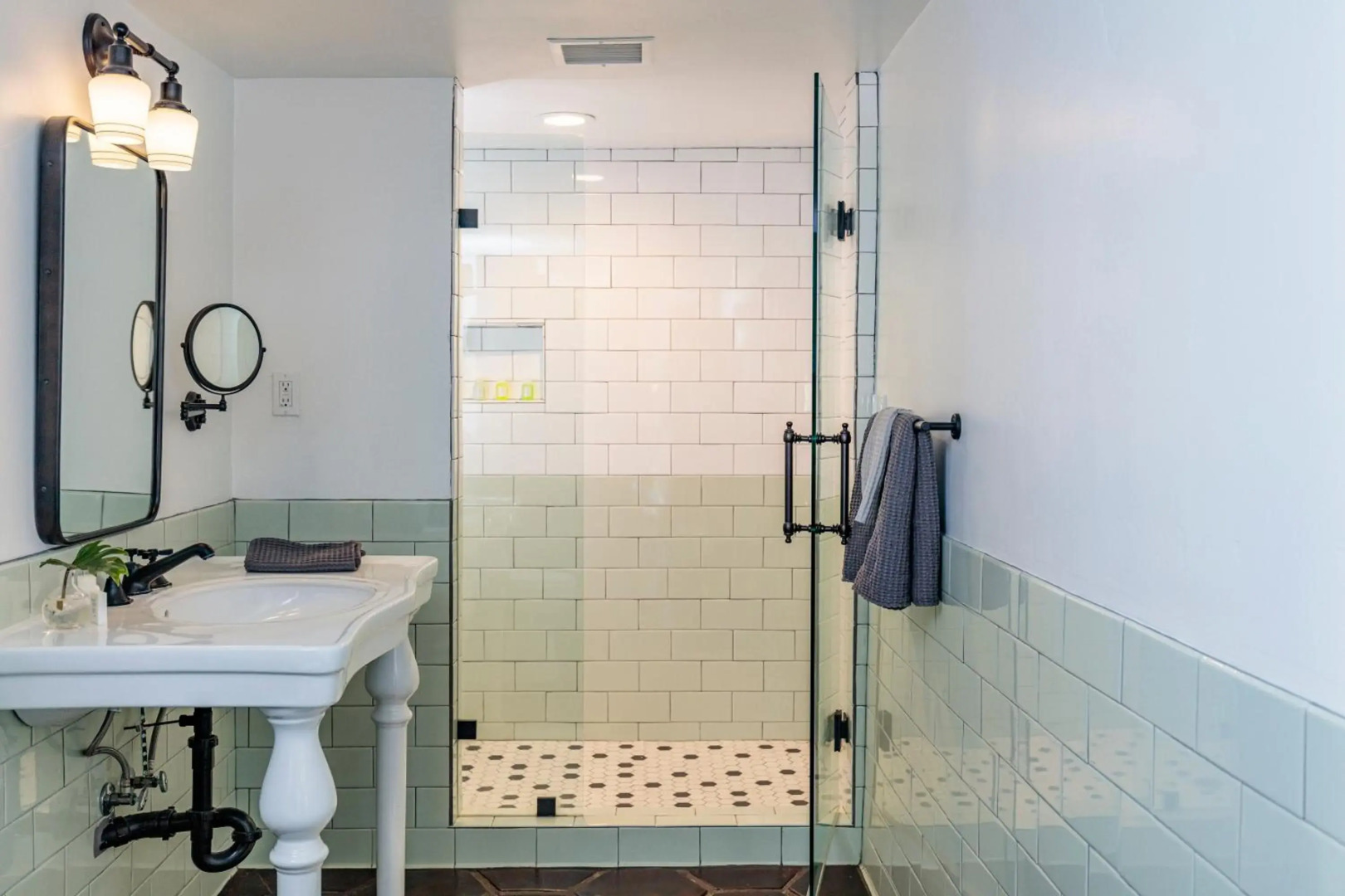 Ingleside Estate Hotel & Bungalows- Adults Only