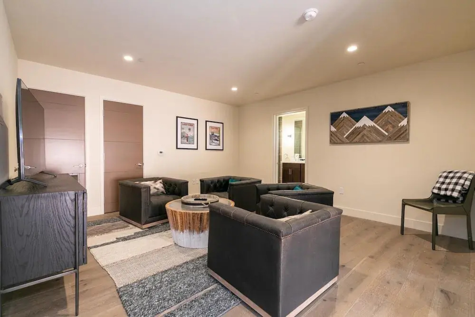 Crystal Bay Penthouse 301 3 Bedroom Condo