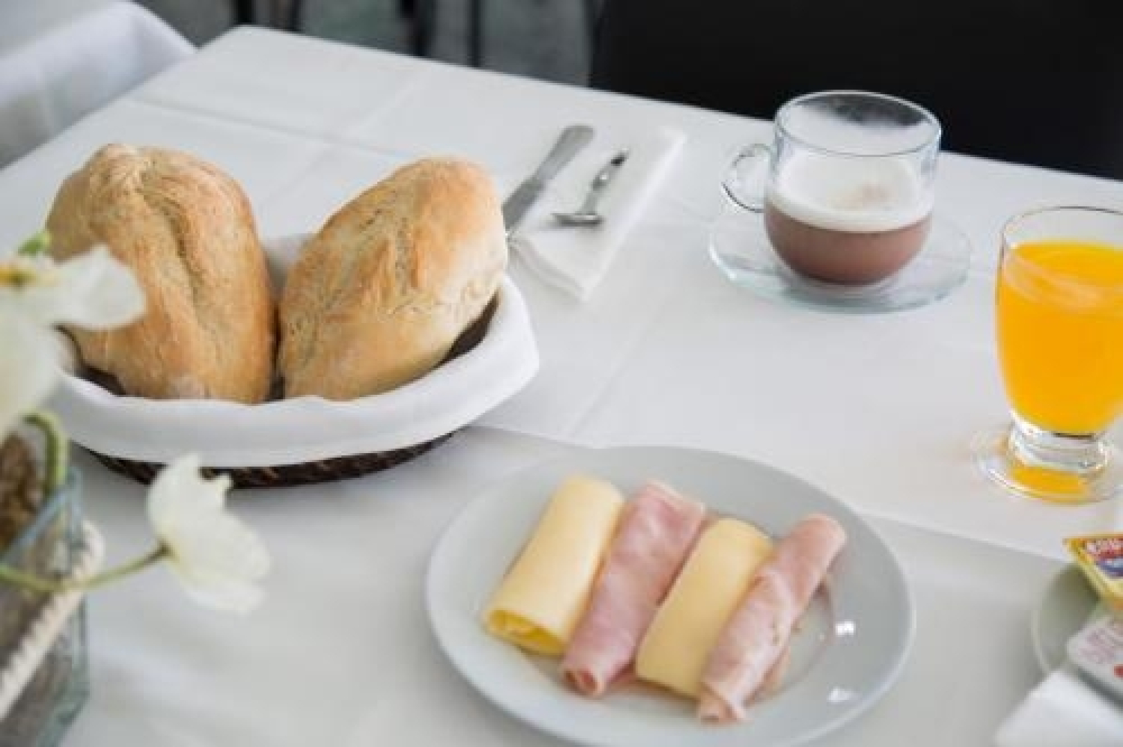 Tomas Guest House II