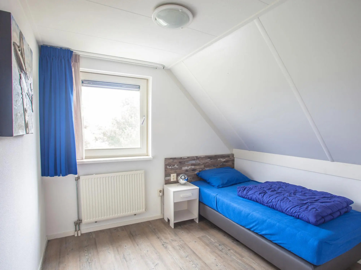 Beautiful house with jetty on inland water, near IJsselmeer