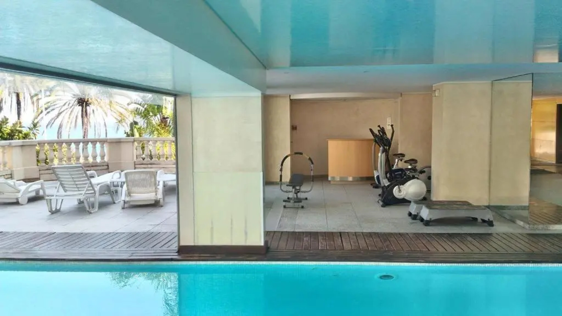 Le Victoria, 2p moderne, les pieds dans l'eau, Parking, Piscine