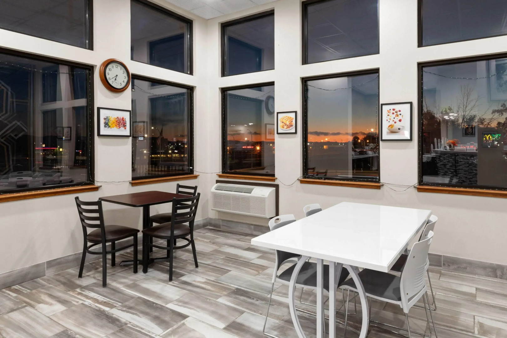 Super 8 by Wyndham Winona MN