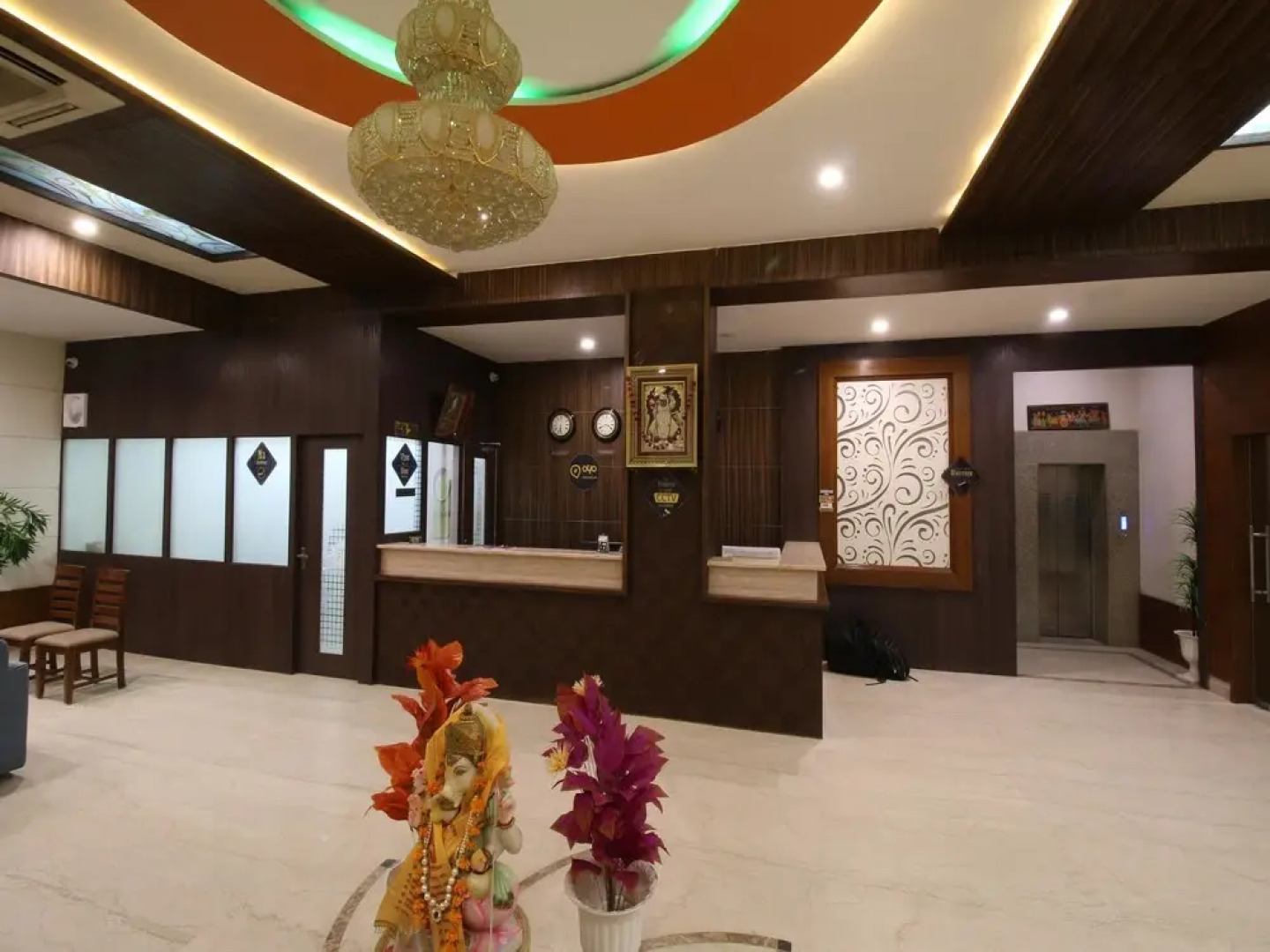 OYO 1903 Hotel Paras Inn