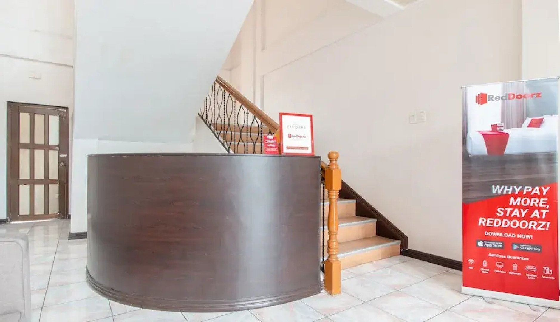 RedDoorz @ Km 50 Aguinaldo Highway Tagaytay - Vaccinated Staff