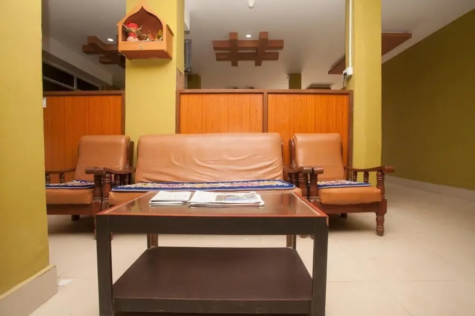 OYO 766 Hotel Crown Plaza